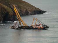 KG095561 raised + oil boom deployed