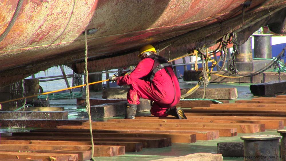 IMG_0407 workgers placing wooden sleepers