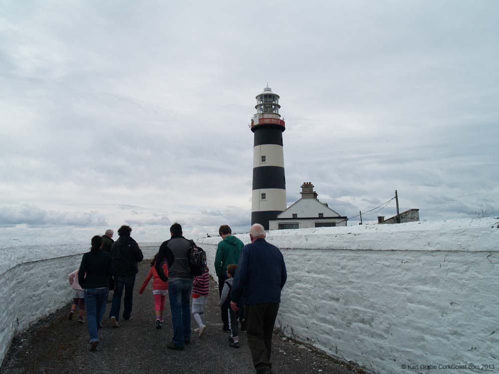KG075353 old head kinsale lighthouse people entering on open day